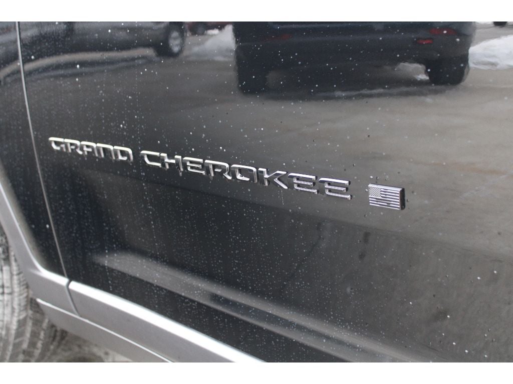 2026 Jeep Grand Cherokee Laredo Altitude