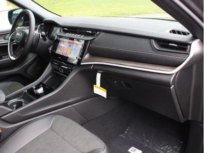 2026 Jeep Grand Cherokee Laredo Altitude