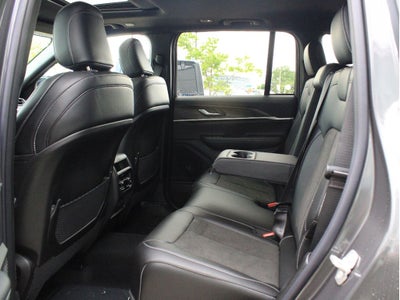 2026 Jeep Grand Cherokee Laredo Altitude