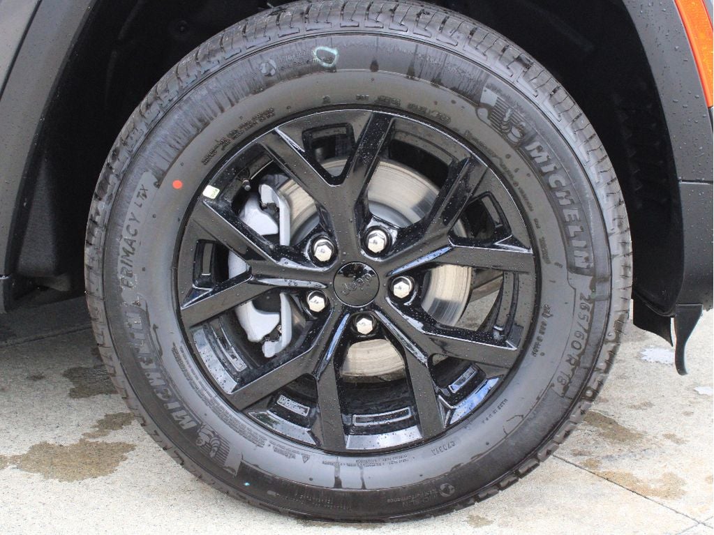 2026 Jeep Grand Cherokee Laredo Altitude