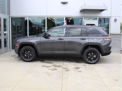 2026 Jeep Grand Cherokee Laredo Altitude