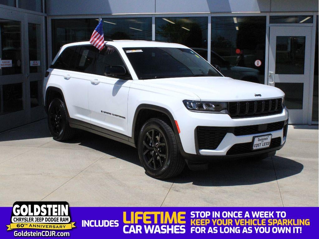 2026 Jeep Grand Cherokee Laredo Altitude