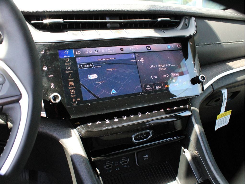 2026 Jeep Grand Cherokee Laredo Altitude
