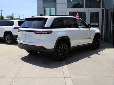 2026 Jeep Grand Cherokee Laredo Altitude