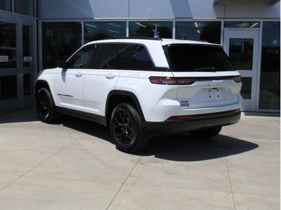 2026 Jeep Grand Cherokee Laredo Altitude