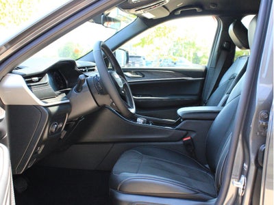 2026 Jeep Grand Cherokee Laredo Altitude