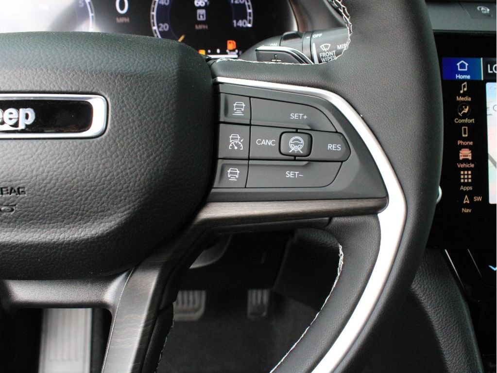 2026 Jeep Grand Cherokee Laredo Altitude