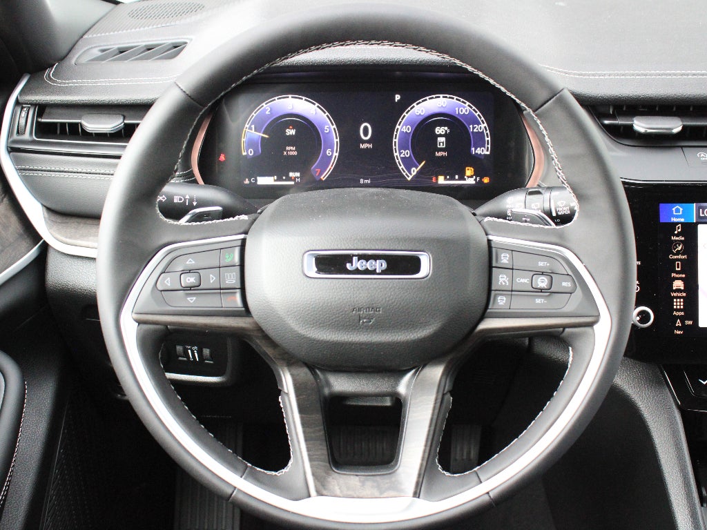 2026 Jeep Grand Cherokee Laredo Altitude