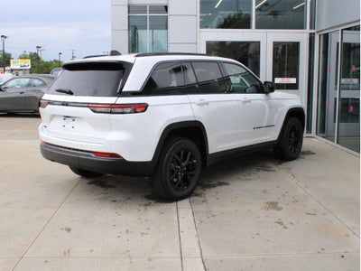 2026 Jeep Grand Cherokee Laredo Altitude