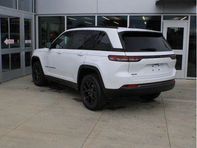 2026 Jeep Grand Cherokee Laredo Altitude