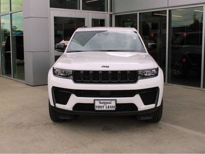 2026 Jeep Grand Cherokee Laredo Altitude