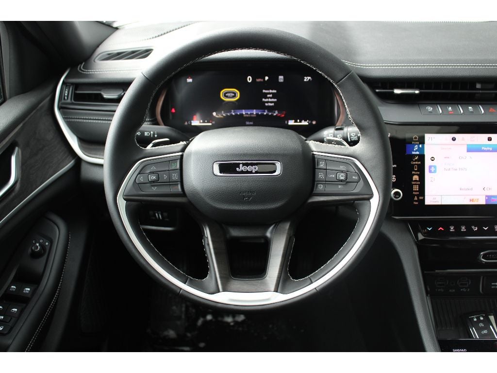 2026 Jeep Grand Cherokee Laredo Altitude