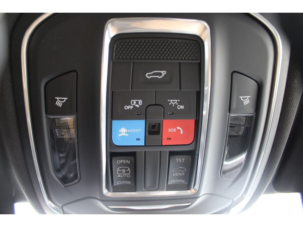 2026 Jeep Grand Cherokee Laredo Altitude