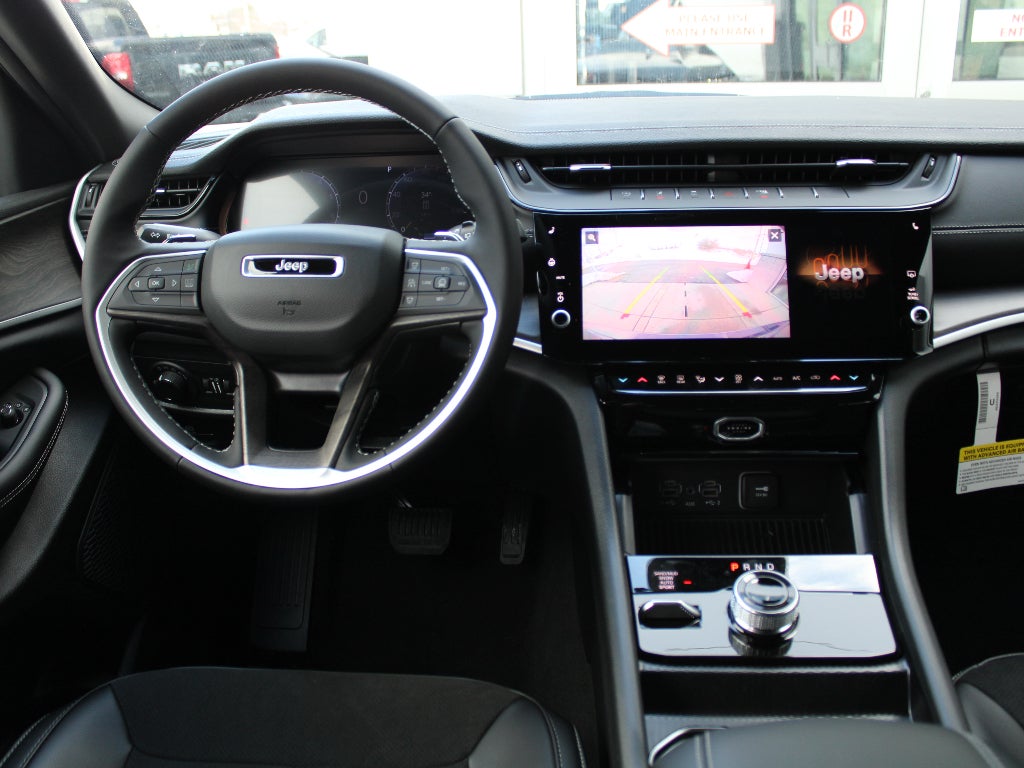 2026 Jeep Grand Cherokee Laredo Altitude