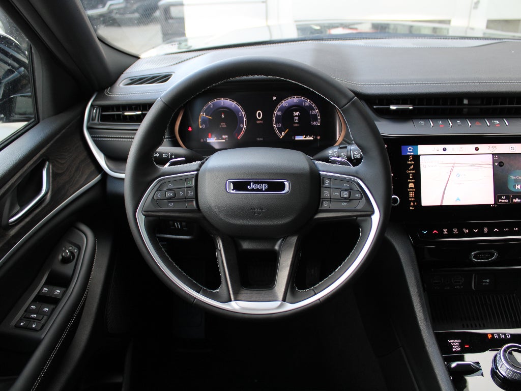 2026 Jeep Grand Cherokee Laredo Altitude