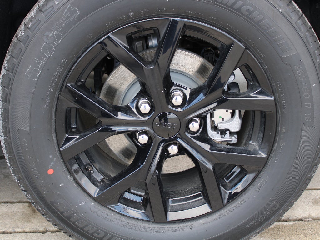 2026 Jeep Grand Cherokee Laredo Altitude