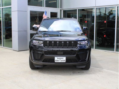 2026 Jeep Grand Cherokee Laredo Altitude