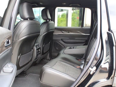2026 Jeep Grand Cherokee Laredo Altitude