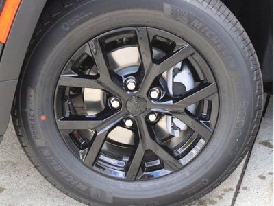2026 Jeep Grand Cherokee Laredo Altitude