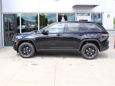 2026 Jeep Grand Cherokee Laredo Altitude