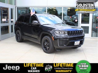 2026 Jeep Grand Cherokee Laredo Altitude