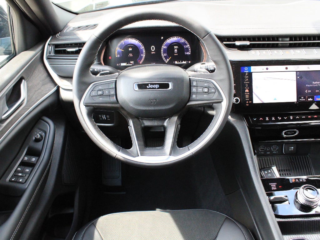 2026 Jeep Grand Cherokee Laredo Altitude