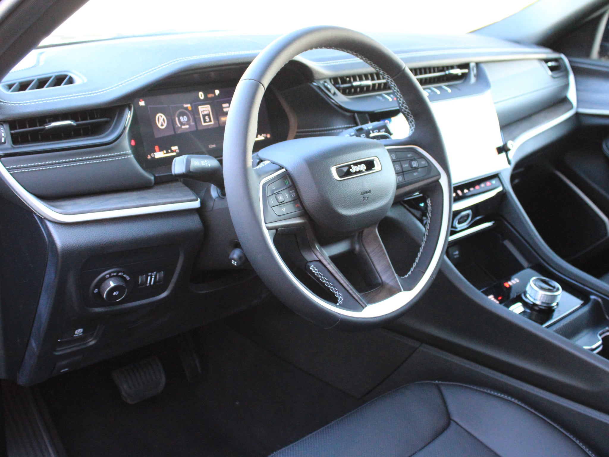 2027 Jeep Grand Cherokee Limited Reserve
