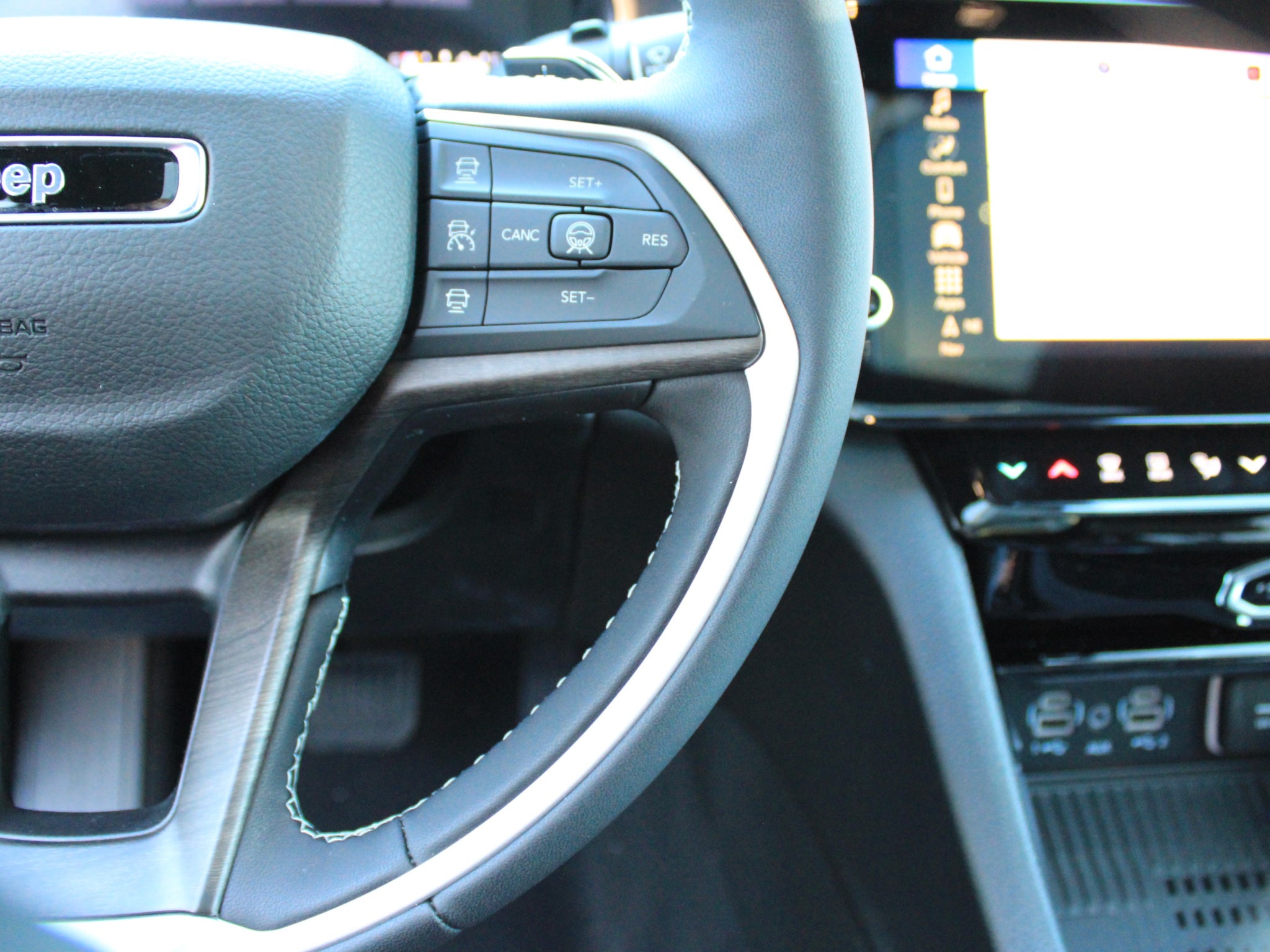 2027 Jeep Grand Cherokee Limited Reserve