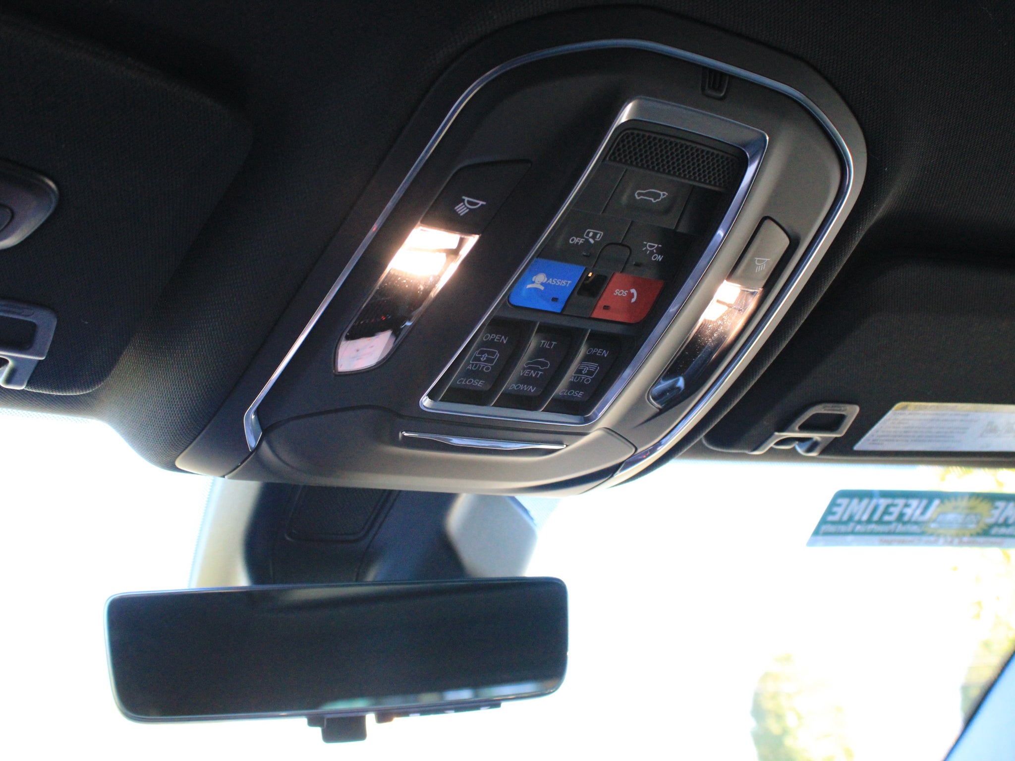 2027 Jeep Grand Cherokee Limited Reserve