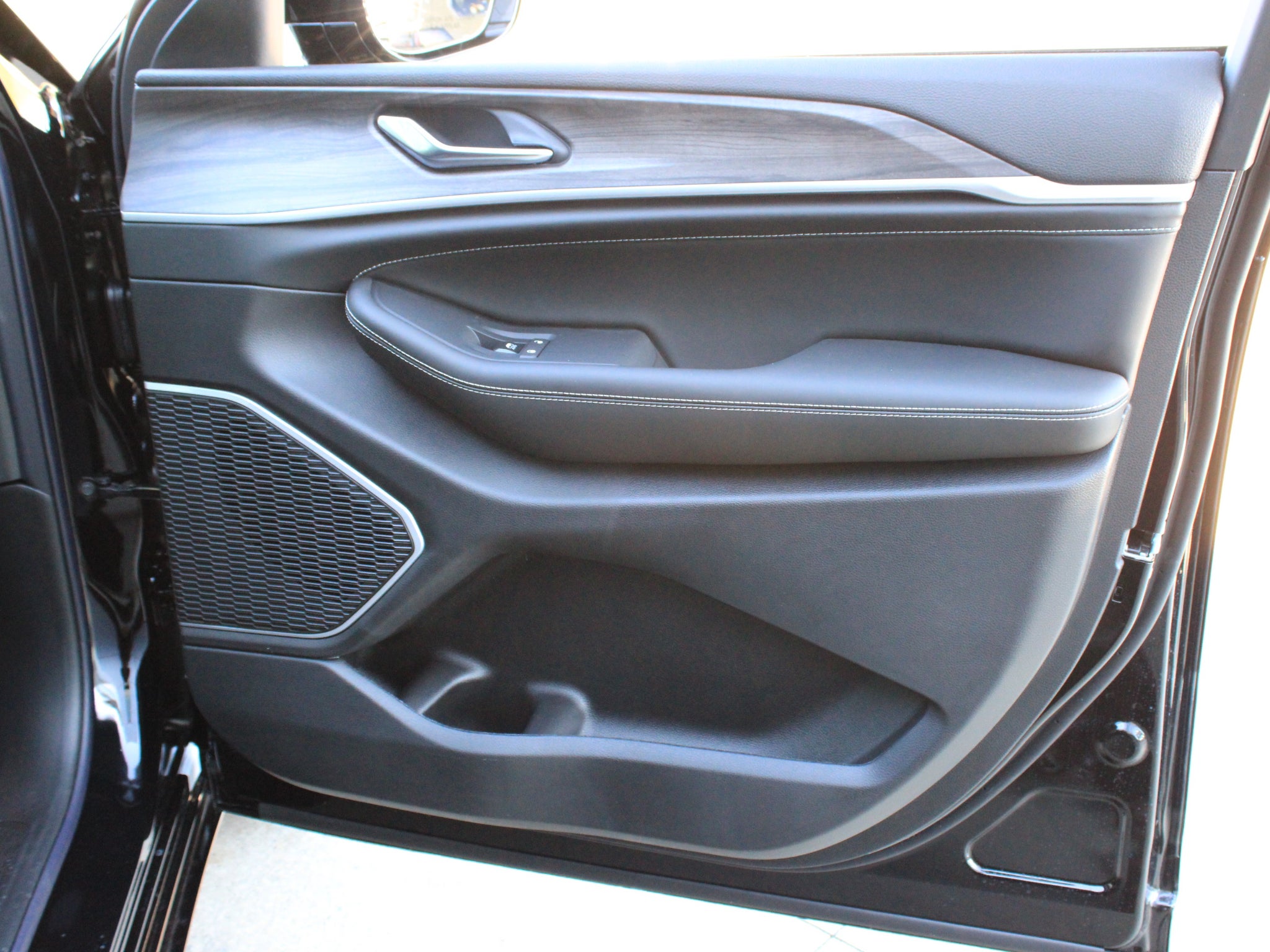 2027 Jeep Grand Cherokee Limited Reserve