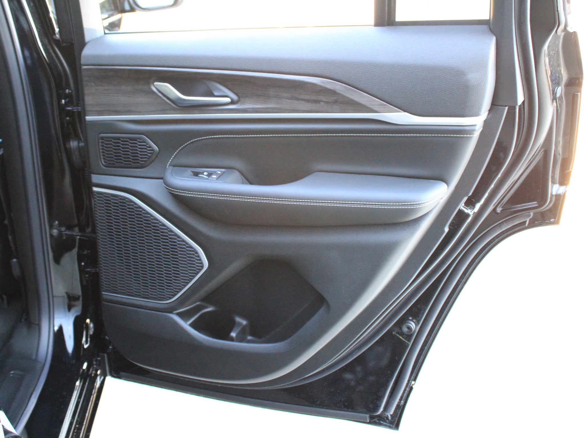 2027 Jeep Grand Cherokee Limited Reserve