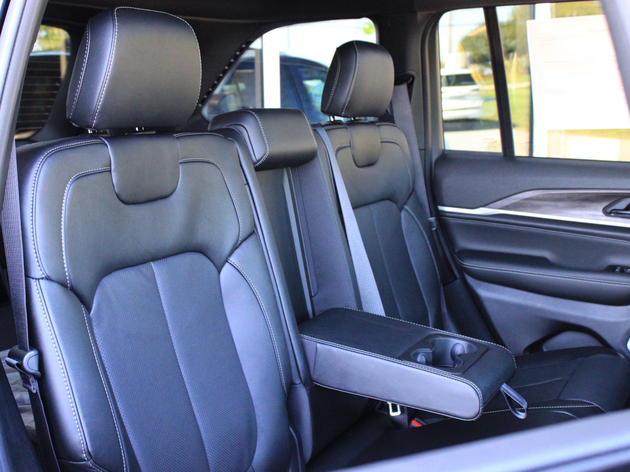 2027 Jeep Grand Cherokee Limited Reserve