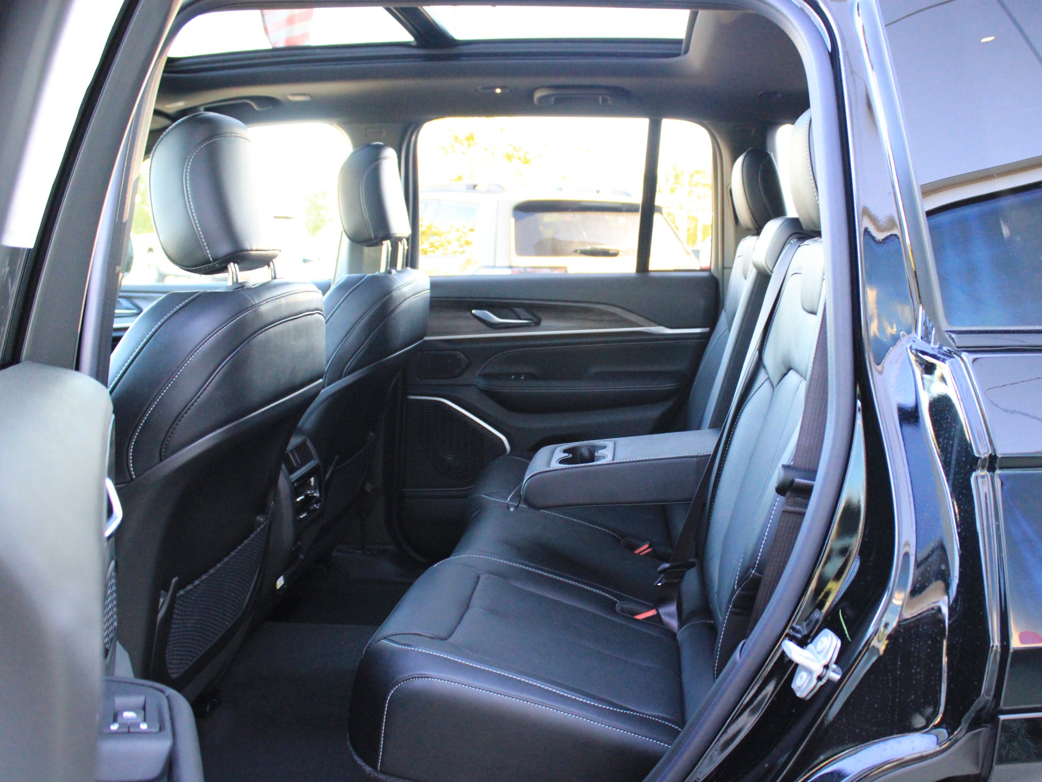 2027 Jeep Grand Cherokee Limited Reserve