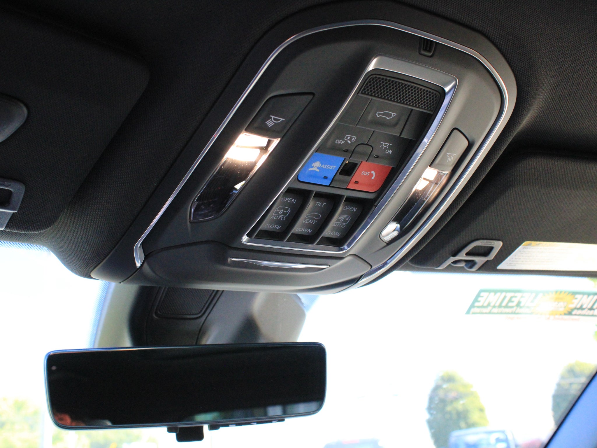 2027 Jeep Grand Cherokee Limited Reserve