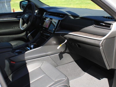 2027 Jeep Grand Cherokee Limited Reserve