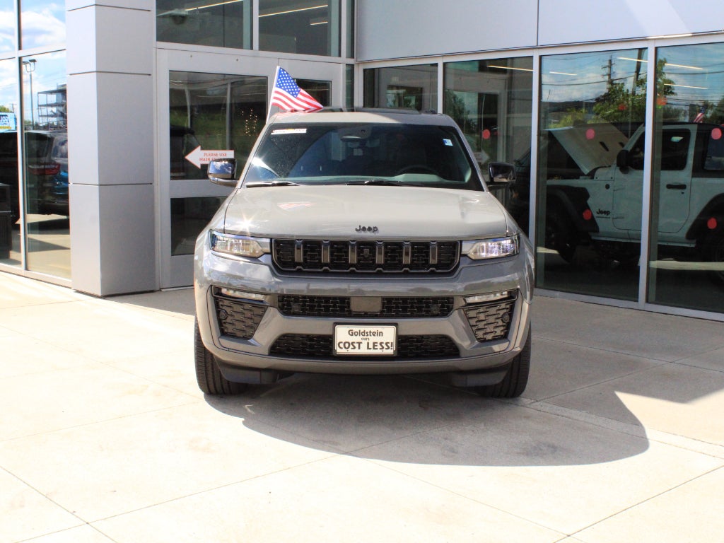 2027 Jeep Grand Cherokee Limited Reserve