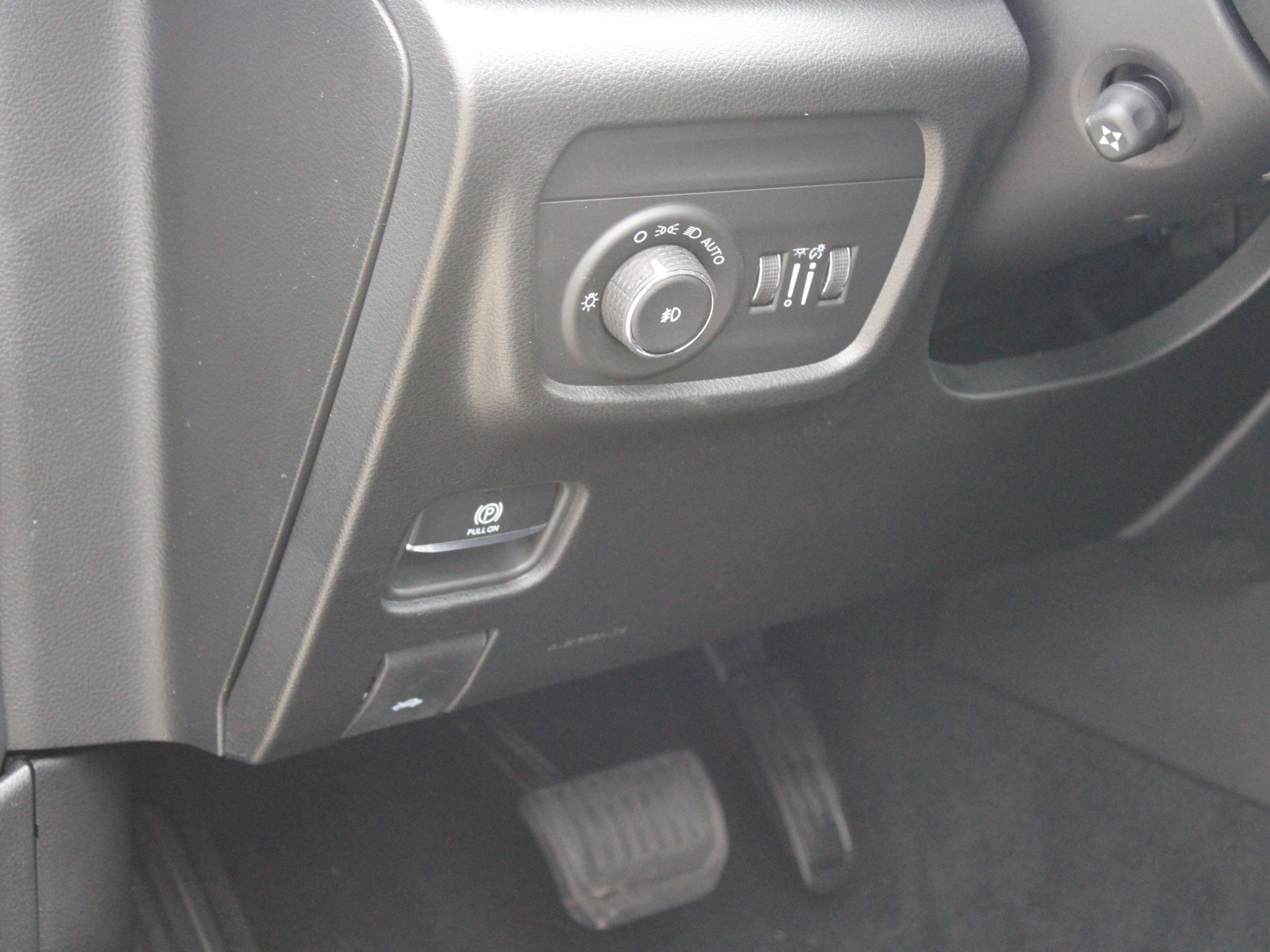 2027 Jeep Grand Cherokee Limited Reserve
