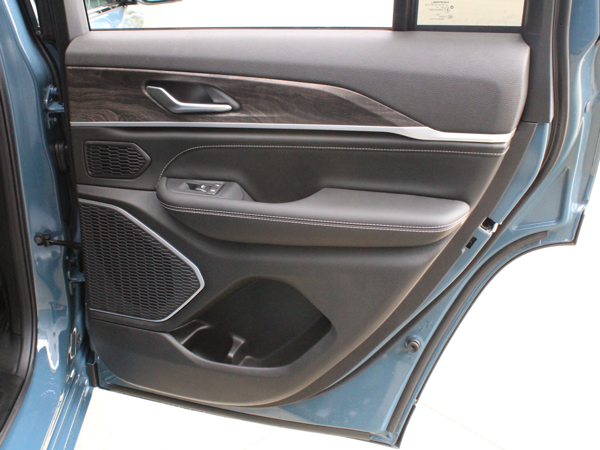 2027 Jeep Grand Cherokee Limited Reserve