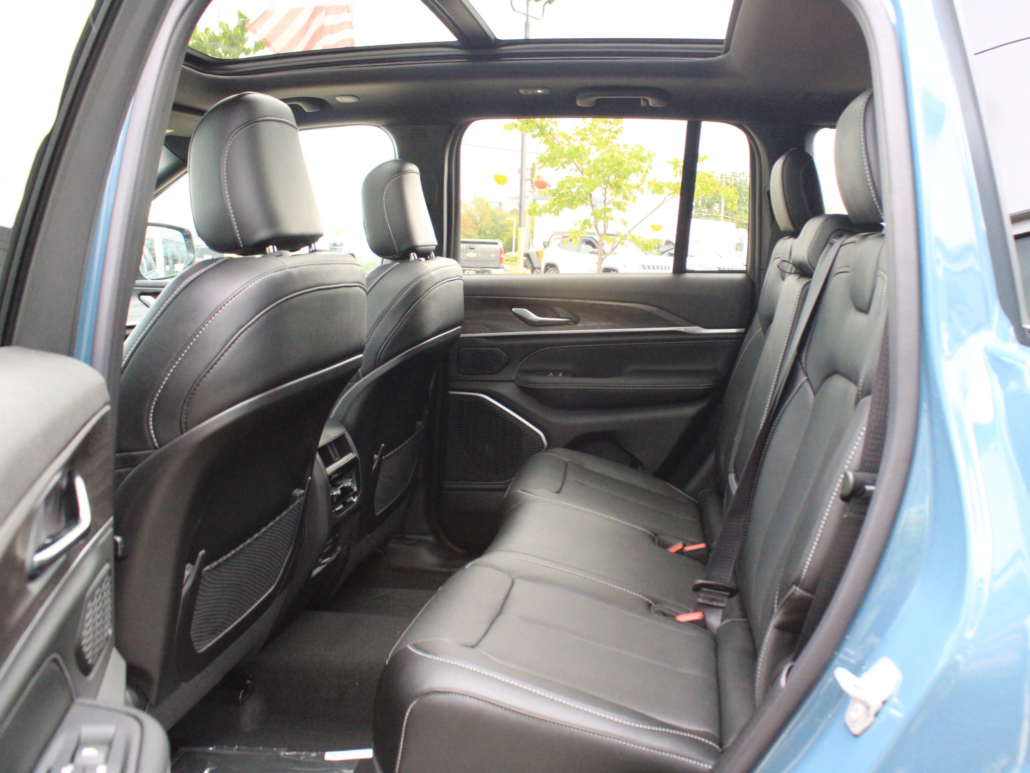 2027 Jeep Grand Cherokee Limited Reserve