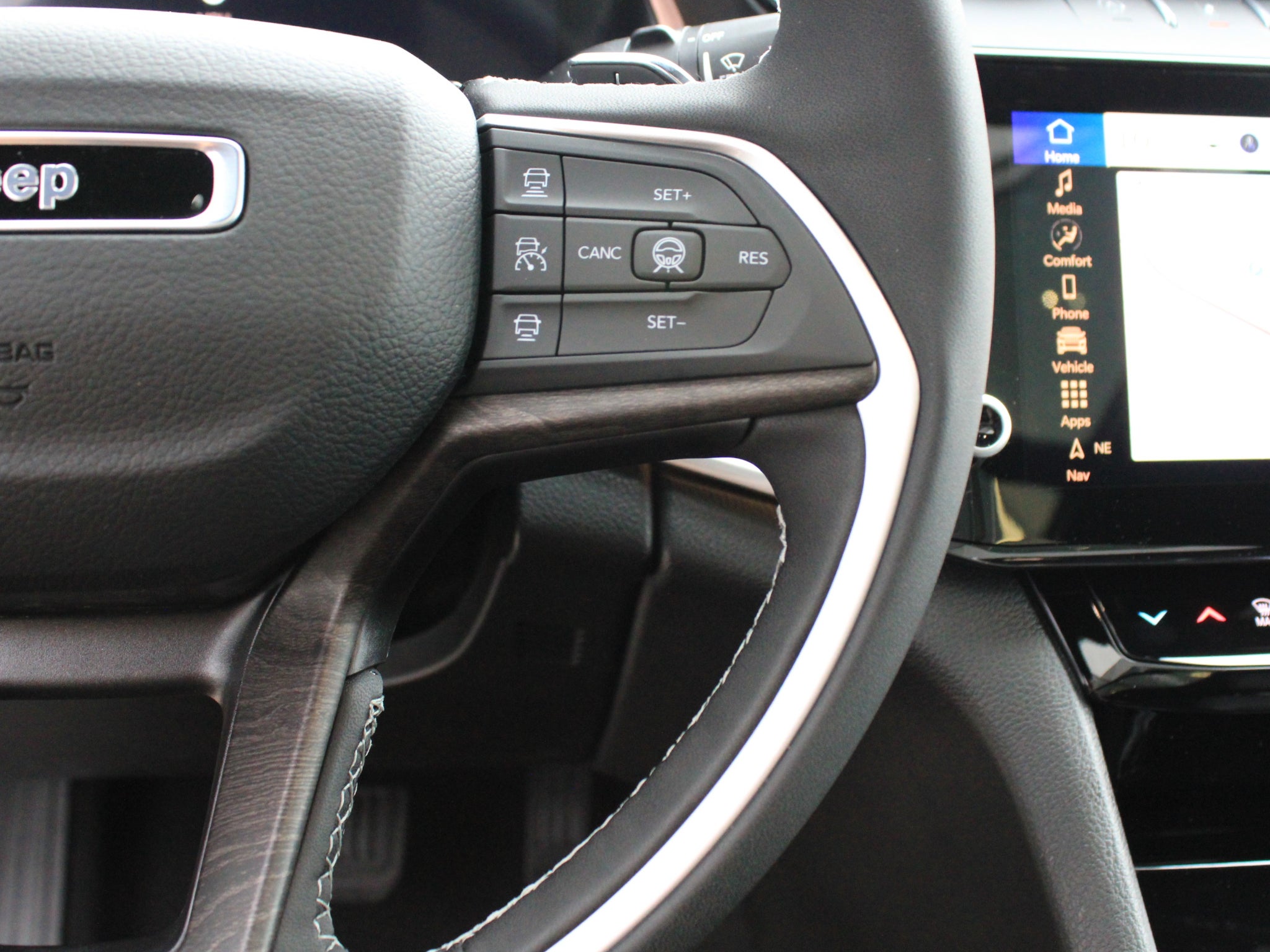 2027 Jeep Grand Cherokee Limited Reserve