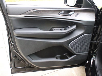 2027 Jeep Grand Cherokee Limited Reserve