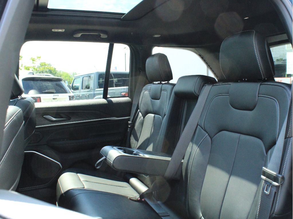 2026 Jeep Grand Cherokee Limited Reserve