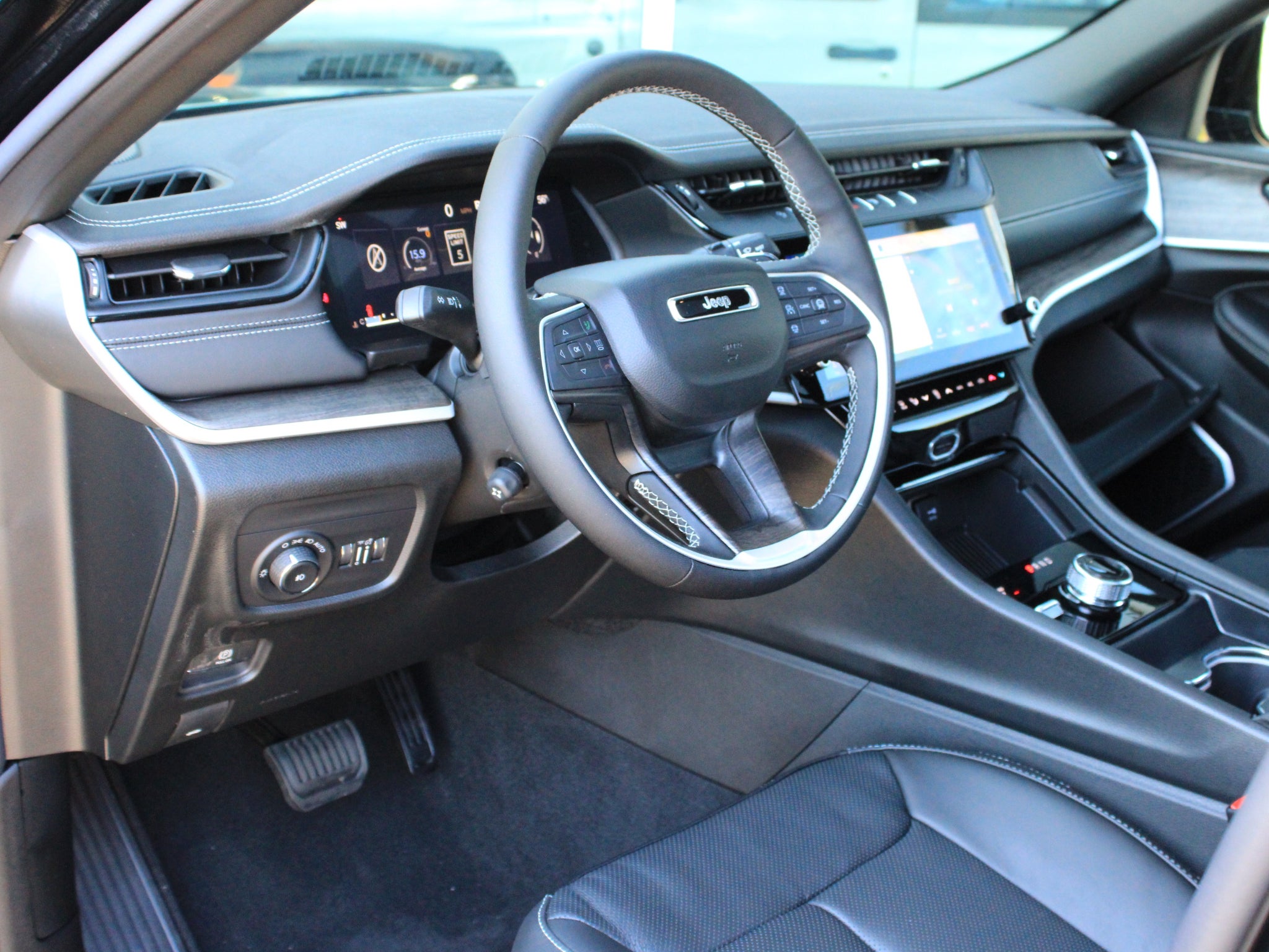 2027 Jeep Grand Cherokee Limited Reserve