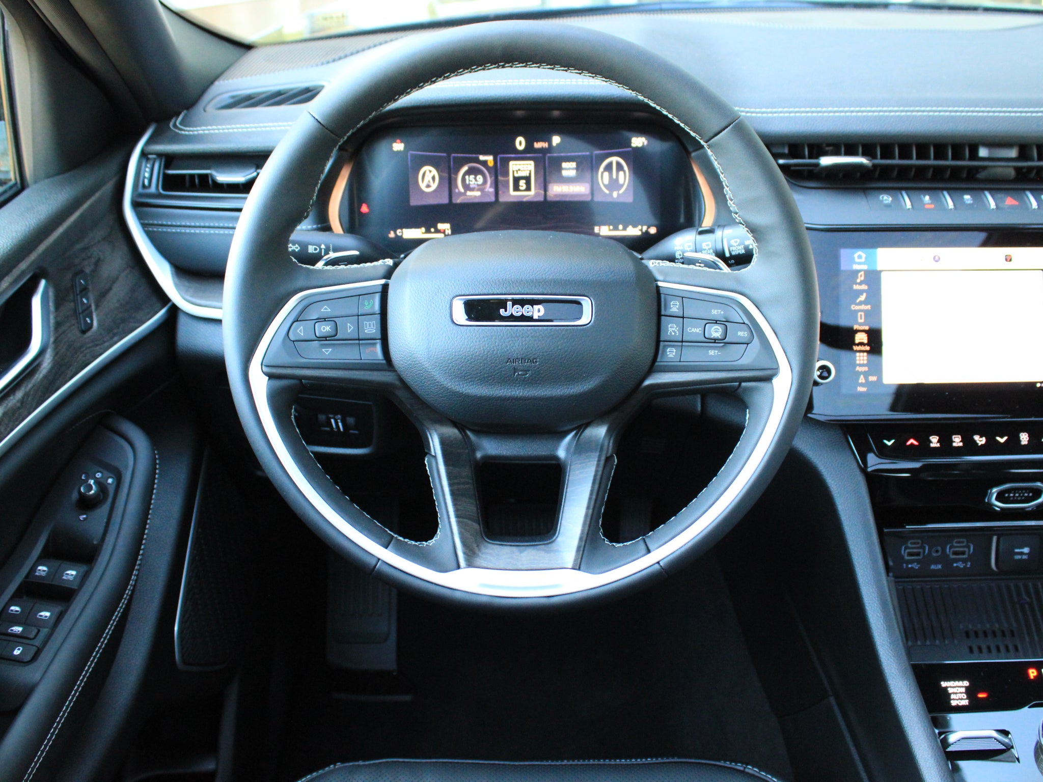 2027 Jeep Grand Cherokee Limited Reserve