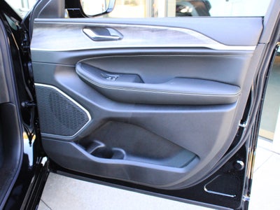 2027 Jeep Grand Cherokee Limited Reserve
