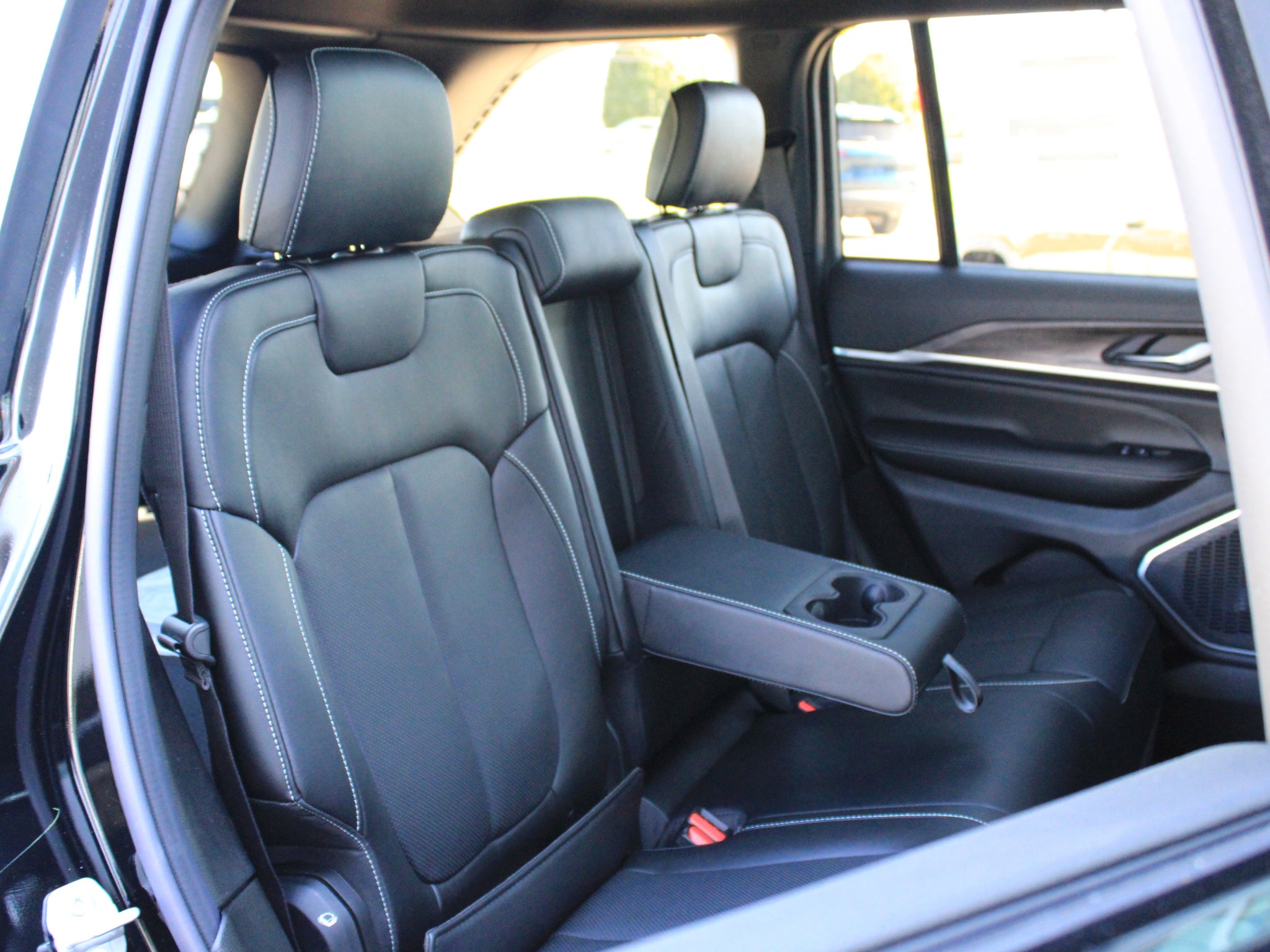 2027 Jeep Grand Cherokee Limited Reserve