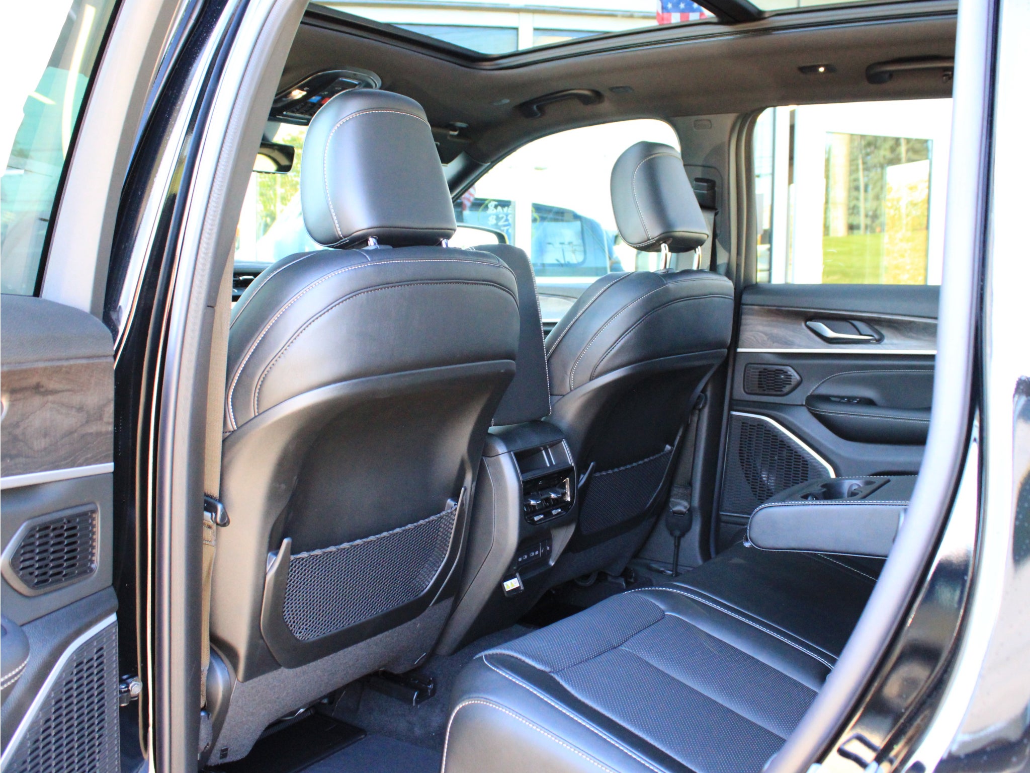 2027 Jeep Grand Cherokee Limited Reserve