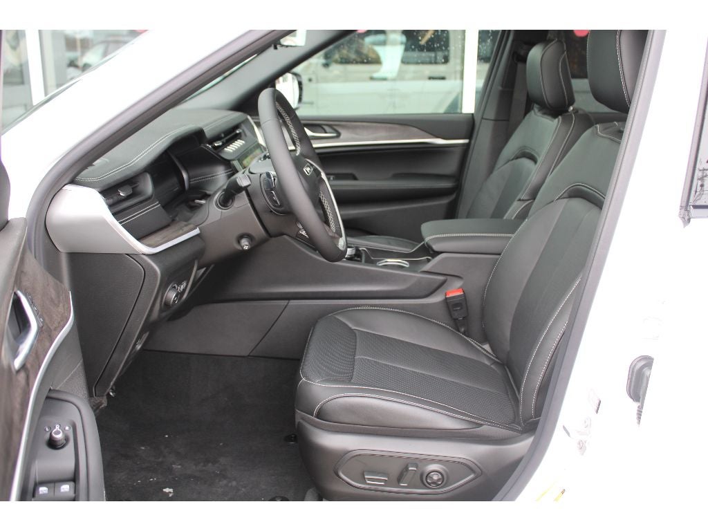 2026 Jeep Grand Cherokee Limited Reserve