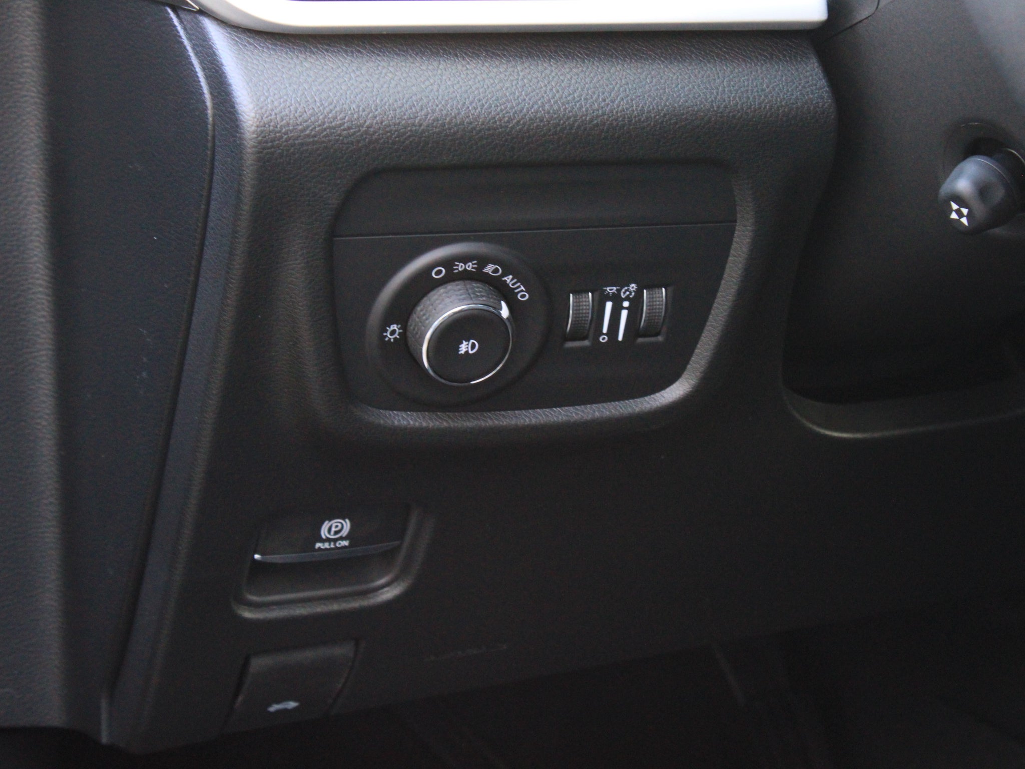 2027 Jeep Grand Cherokee Limited Reserve