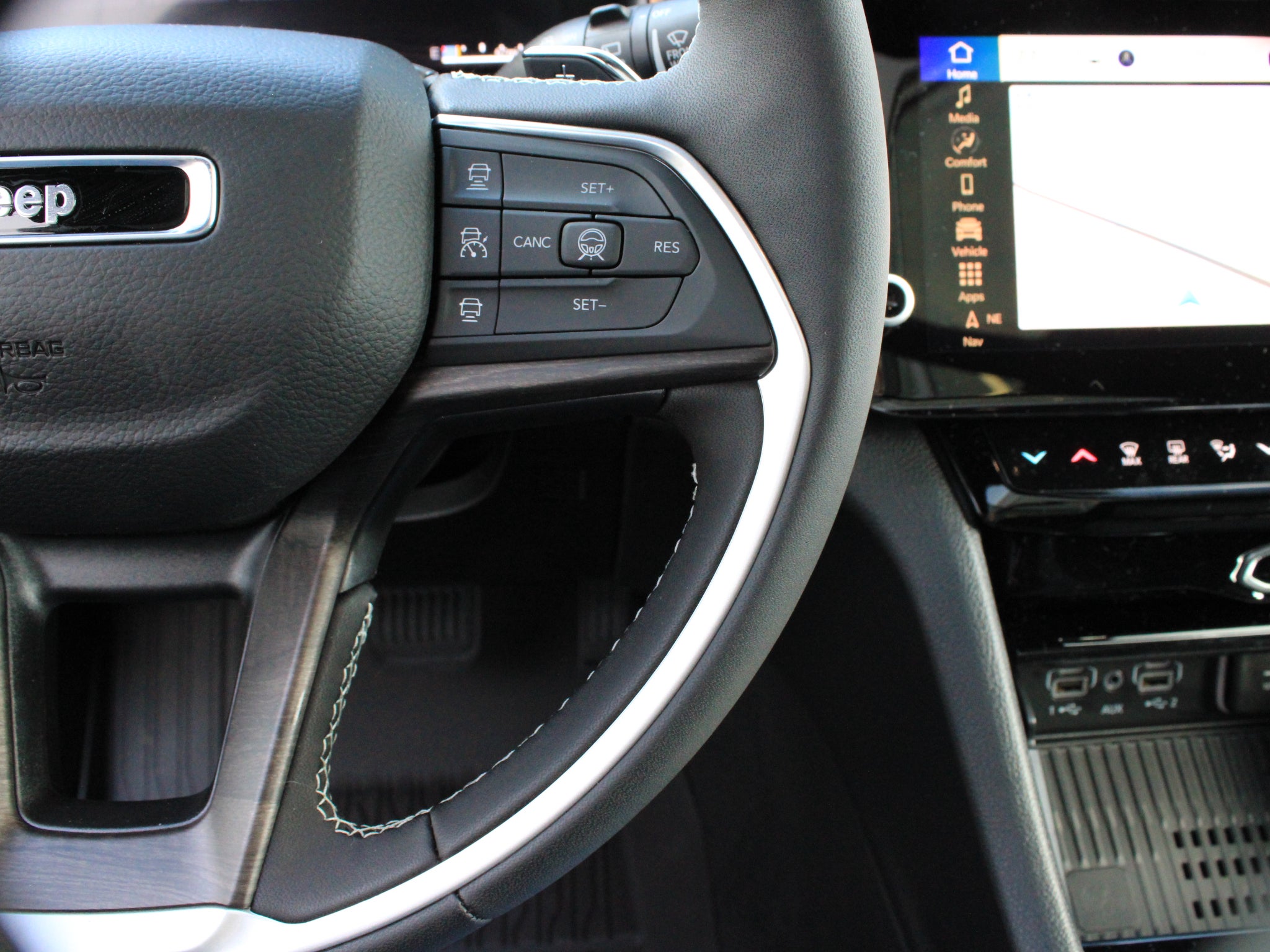 2027 Jeep Grand Cherokee Limited Reserve